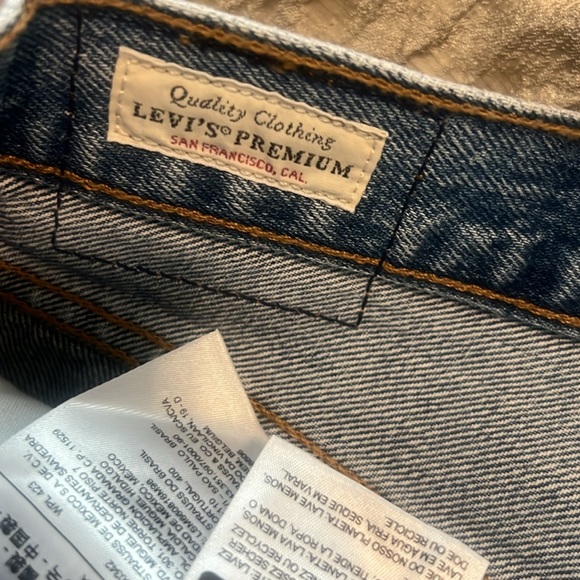 Levi’s pants size 31x28 - Picture 3 of 4